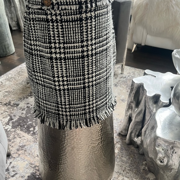 ZARA dressing rich Chanel classy look mini skirt size small 💍👜👡skirt is ZARA - Picture 11 of 17
